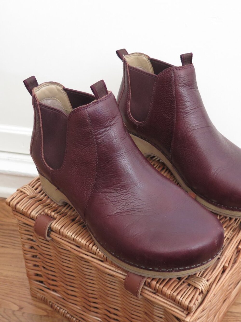 Dansko Becka clog boot size 40 cordovan - Picture 11 of 12